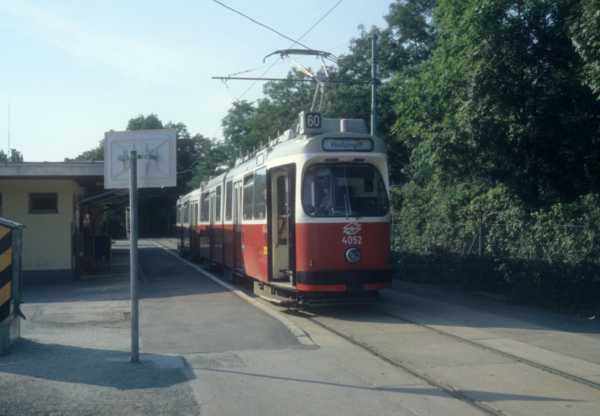 Wien WL SL 60 (E2 4052 + c5 1452) Rodaun im Juli 2005.