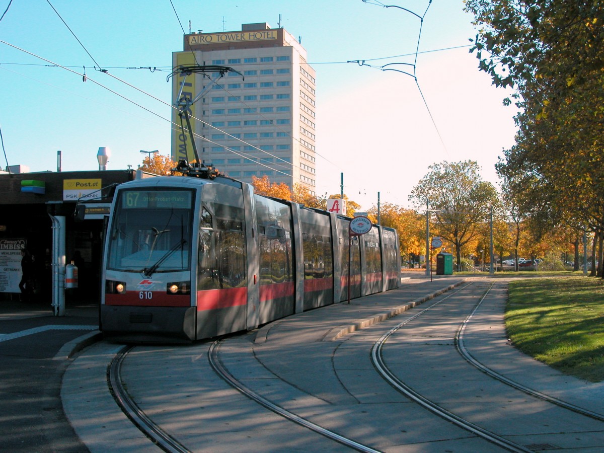 Wien WL SL 67 (B 610) Kurzentrum Oberlaa am 21. Oktober 2010.