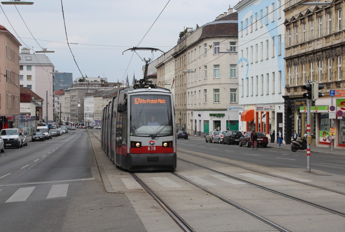 Wien WL SL 67 (B 638) Laxenburger Strasse / Davidgasse am 1. Mai 2015.
