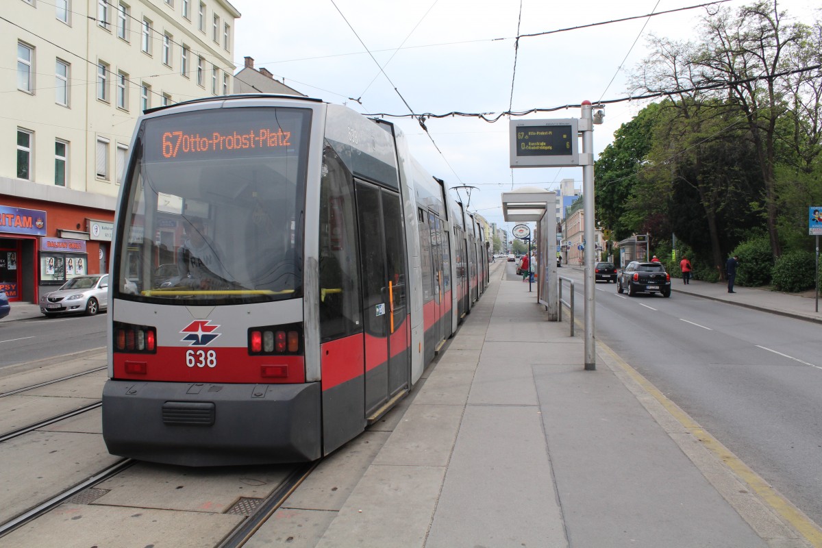 Wien WL SL 67 (B 638) Laxenburger Strasse (Hst. Arthaberplatz) am 1. Mai 2015.