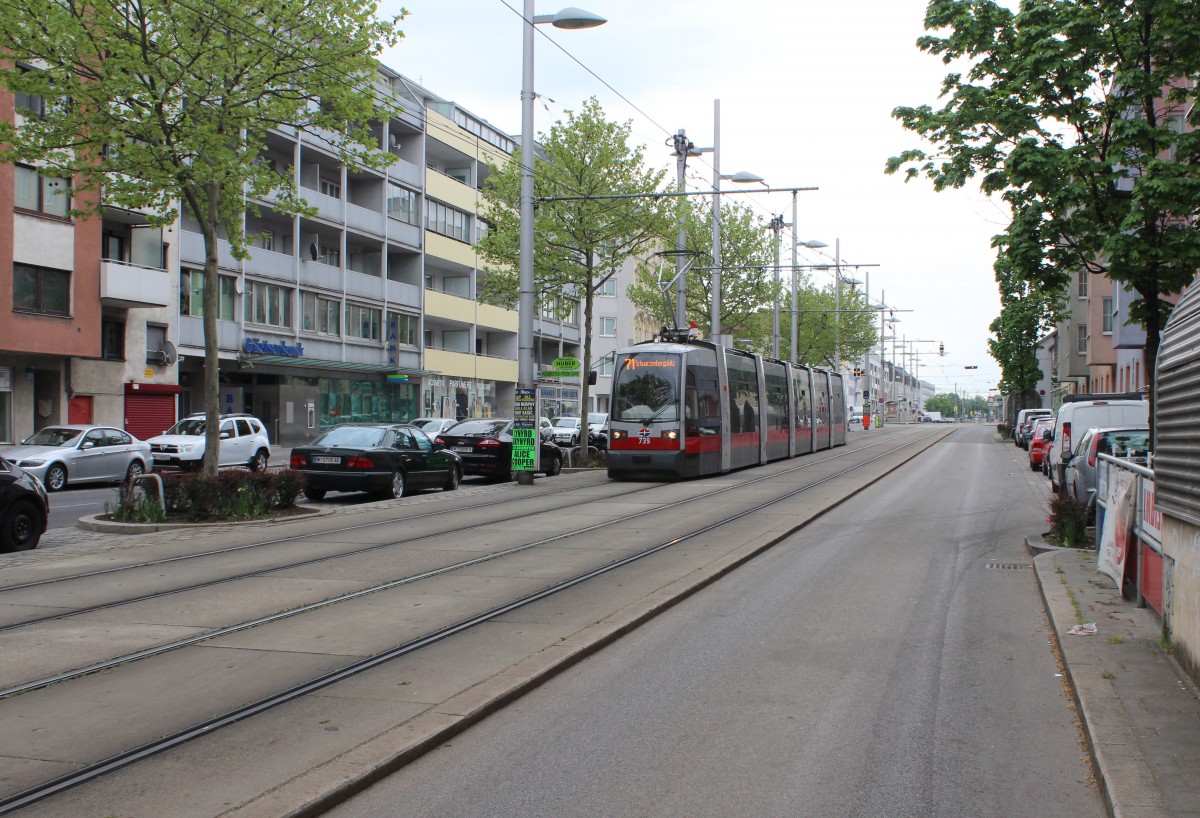 Wien WL SL 71 (B1 739) Simmeringer Hauptstrasse am 1. Mai 2015.