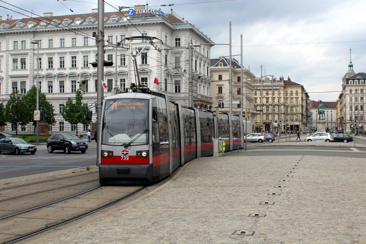 Wien WL SL 71 (B1 739) Schwarzenbergplatz / Lothringerstrasse am 1. Mai 2015.