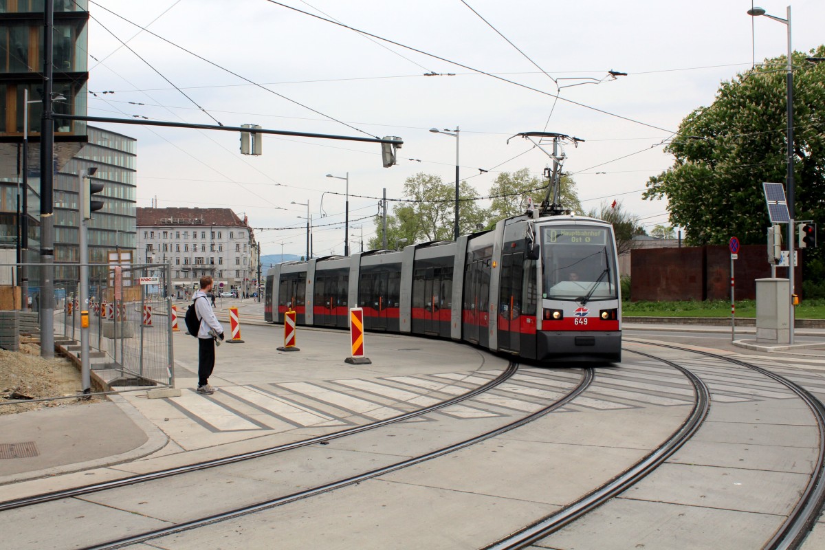 Wien WL SL D (B 649) Arsenalstraße / Canettistraße am 1. Mai 2015.