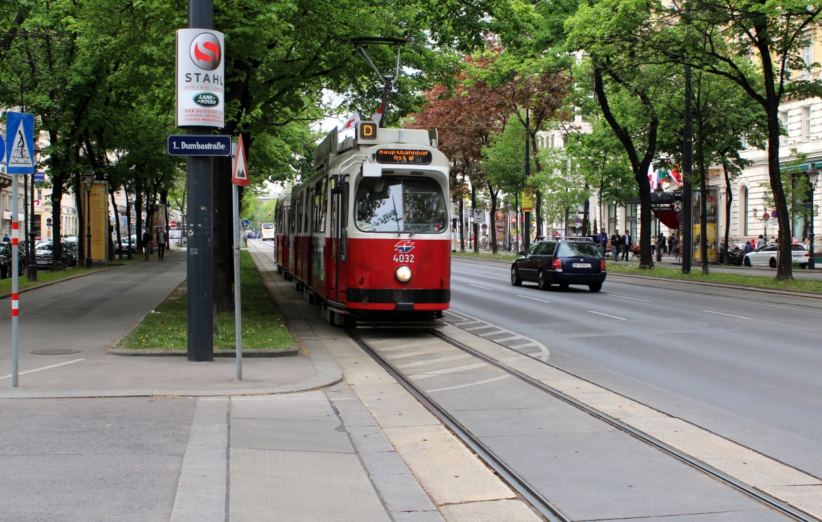 Wien WL SL D (E2 4032) Kärntner Ring / Dumbastrasse am 1. Mai 2015.
