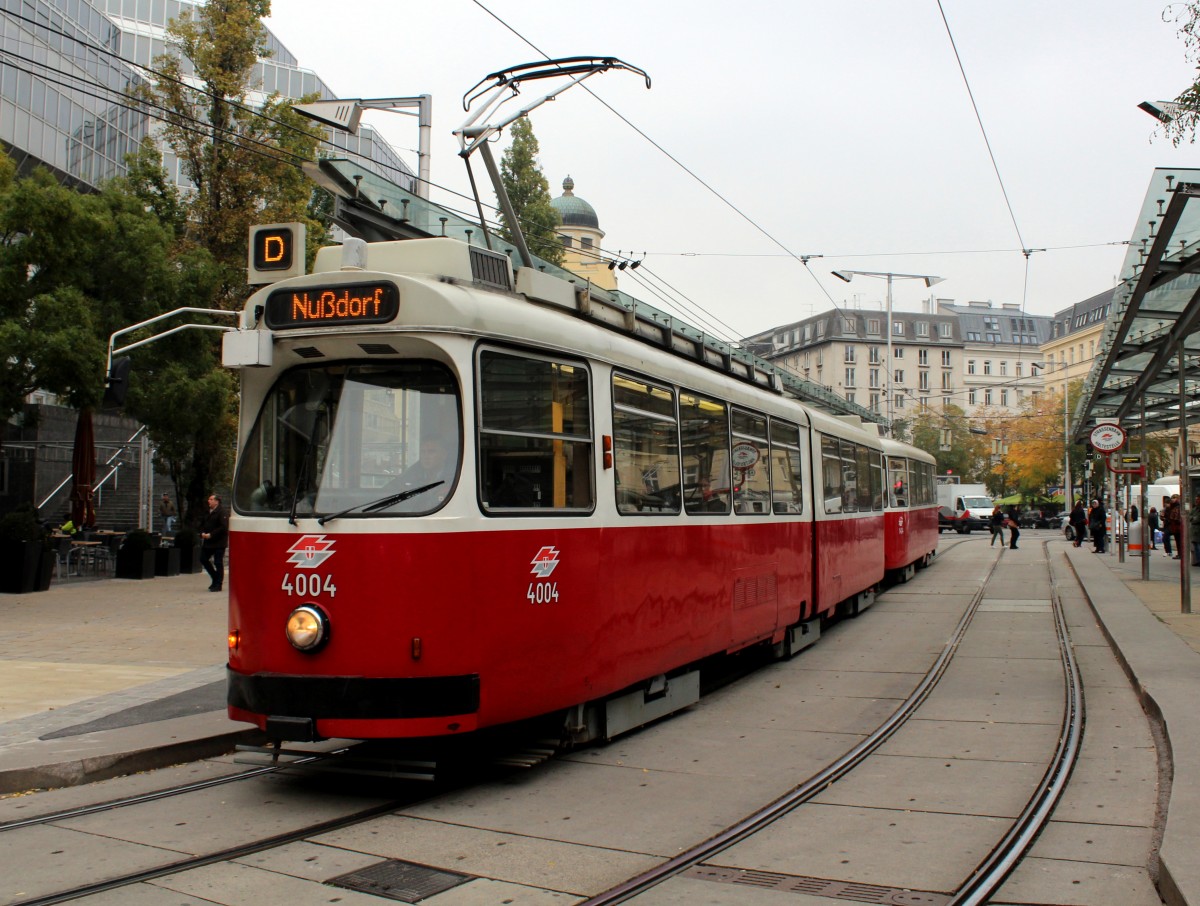 Wien WL SL D (E2 4004) Julius-Tandler-Platz (Hst. Franz-Josefs-Bahnhof) am 13. Oktober 2015.