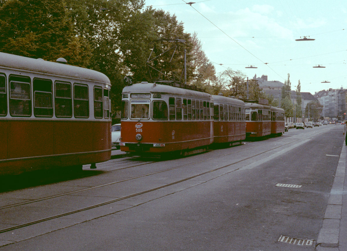 Wien WVB SL 31/5 (L4 586) IX, Alsergrund, Spitalgasse im Oktober 1979. - Scan von einem Farbnegativ. Film: Kodak Kodacolor II (Safety Film 5075). Kamera: Minolta SRT-101.