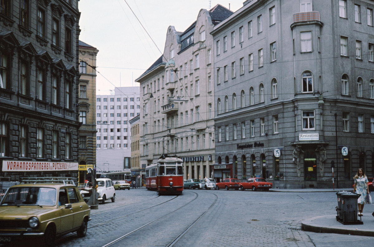 Wien WVB SL 5 (L3 468 (Lohnerwerke 1958; Umbau aus L2 2569)) VIII, Josefstadt, Skodagasse / Florianigasse im Juli 1977. - Scan eines Diapositivs. Kamera: Leica CL.