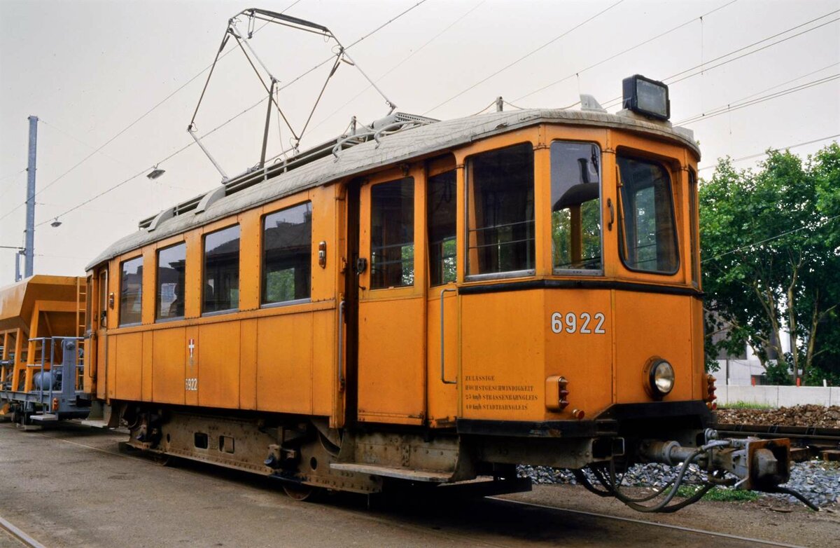 Wiener Elektrische Stadtbahn, ATW 6922 (Typ UNH). 
Datum: 16.08.1984