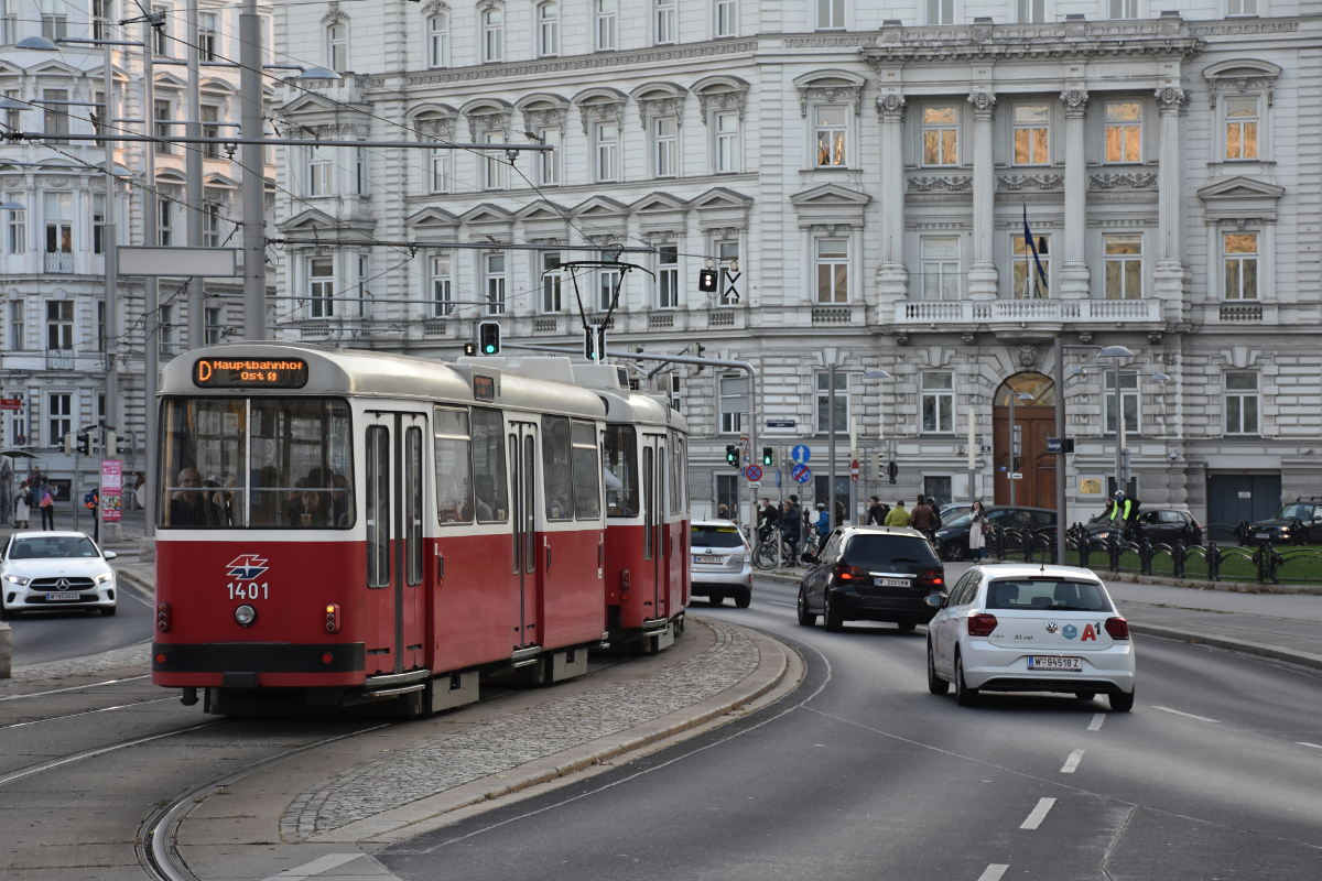 Wiener Linien - Beiwagen c5 1402 als Line D am 18.10.2019 am Schwarzenbergplatz