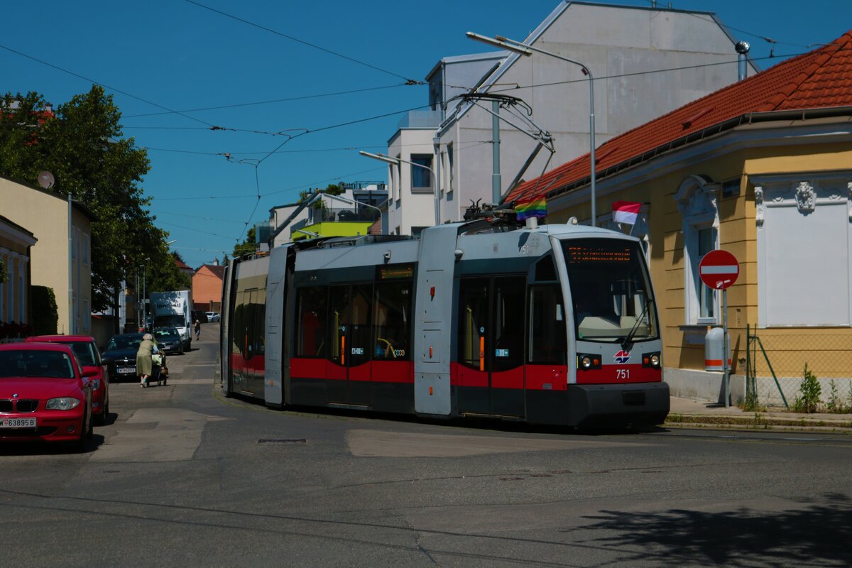 Wiener Linien Siemens ULF Wagen 751 am 20.06.22 in Wien