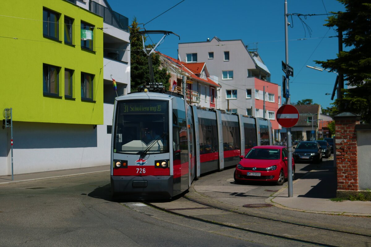 Wiener Linien Siemens ULF Wagen 726 am 20.06.22 in Wien