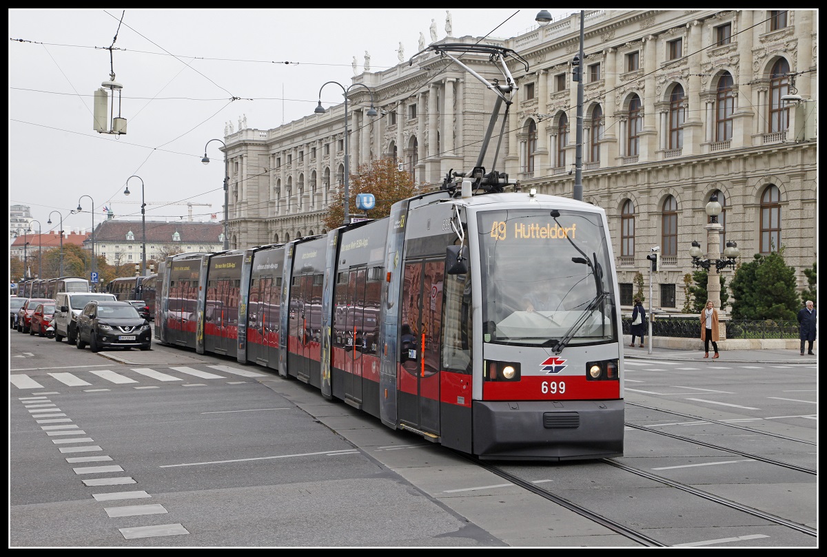 Wiener Linien ULF 699 als Linie 49 in Wien Bellariastrasse am 30.10.2019.