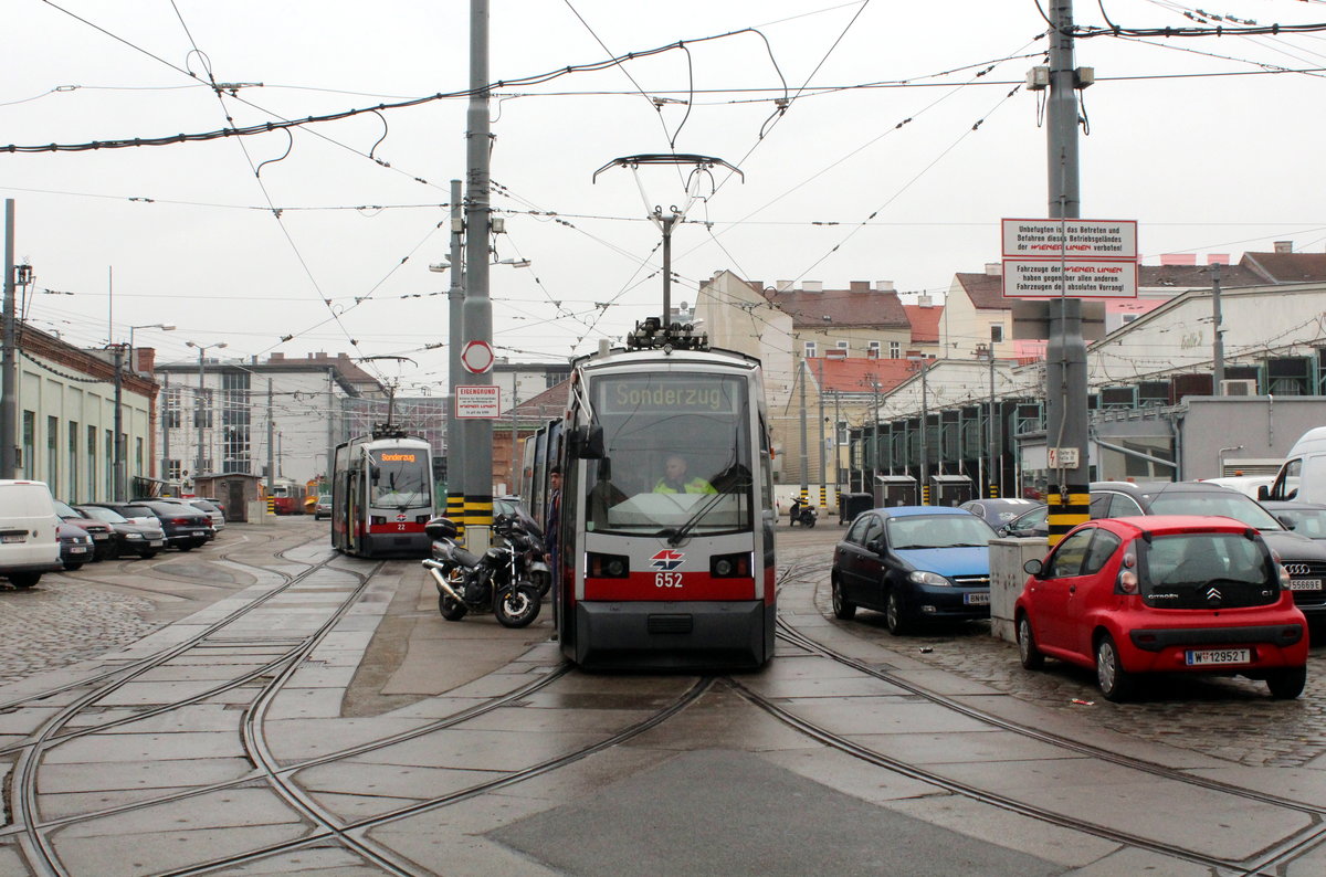 Wiener Linien ULF B 652 Straßenbahnbetriebsbahnhof Favoriten am 18. Februar 2016.