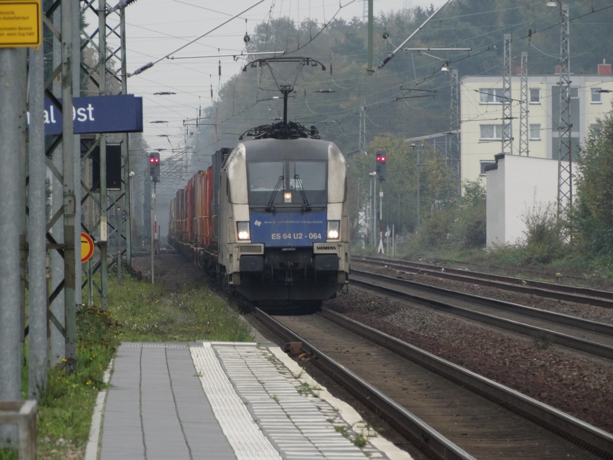 Wiener Lokalbahn Cargo ES 64 U2-064 am 29.10.14 in Maintal Ost