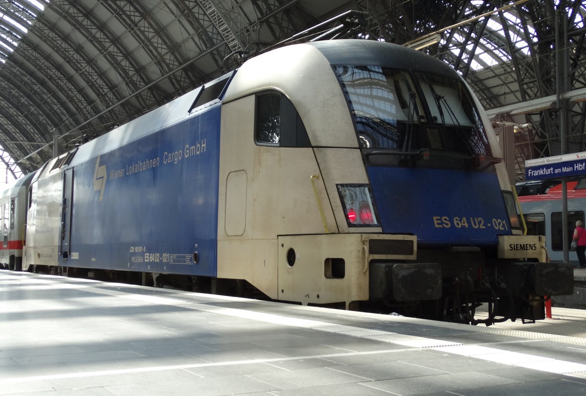 Wiener Lokalbahn Cargo ES 64 U2-21 (BR 182) am 17.07.15 in Frankfurt am Main Hbf mit einen IC nach Berlin Südkreuz