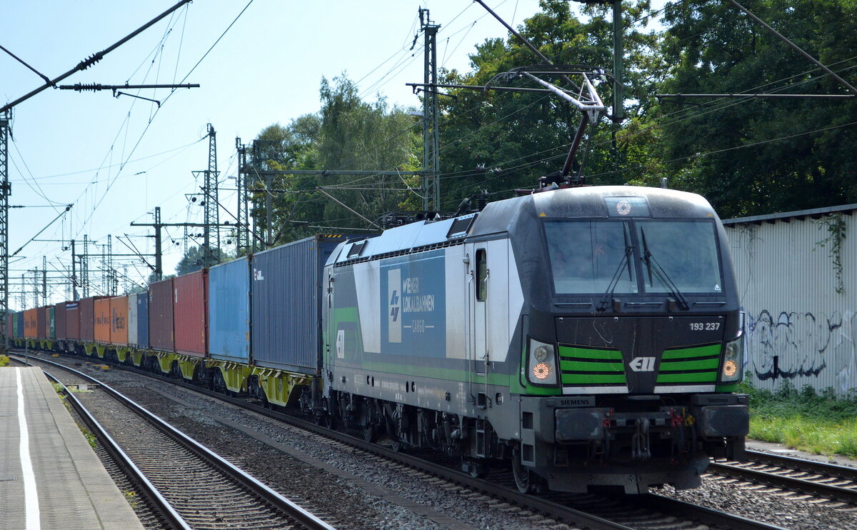 Wiener Lokalbahnen Cargo GmbH, Wien [A] mit der ELL Vectron  193 237  [NVR-Nummer: 91 80 6193 237-5 D-ELOC] und Containerzug Richtung Hamburger Hafen am 08.09.21 Durchfahrt Bf. Hamburg-Harburg.