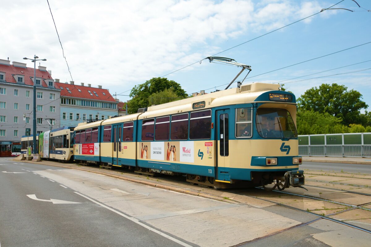 Wiener Loklabahn Reihe 100 Wagen 113 am 22.06.22 in Wien Meidling