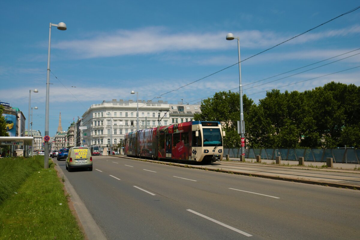Wiener Loklabahn Reihe 400 Wagen 410 am 22.06.22 in Wien
