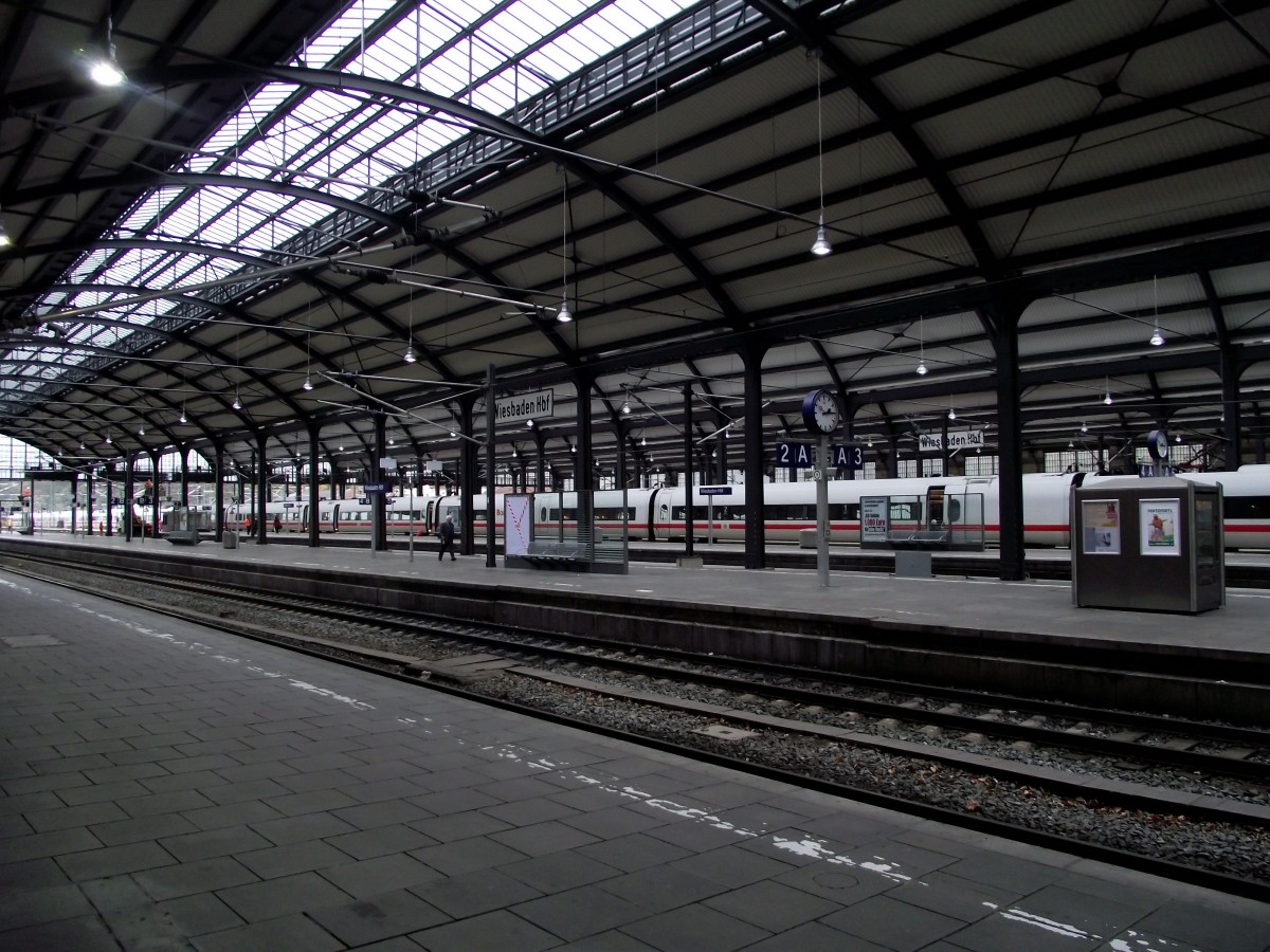 Wiesbaden Hbf am 21.11.13 