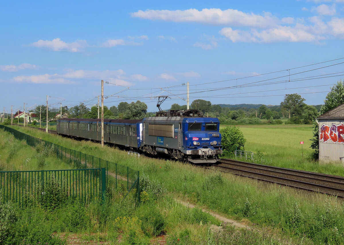 Wilwisheim - 7. Juni 2024 : BB 22282 am TER 832028 von Selestat nach Saverne.