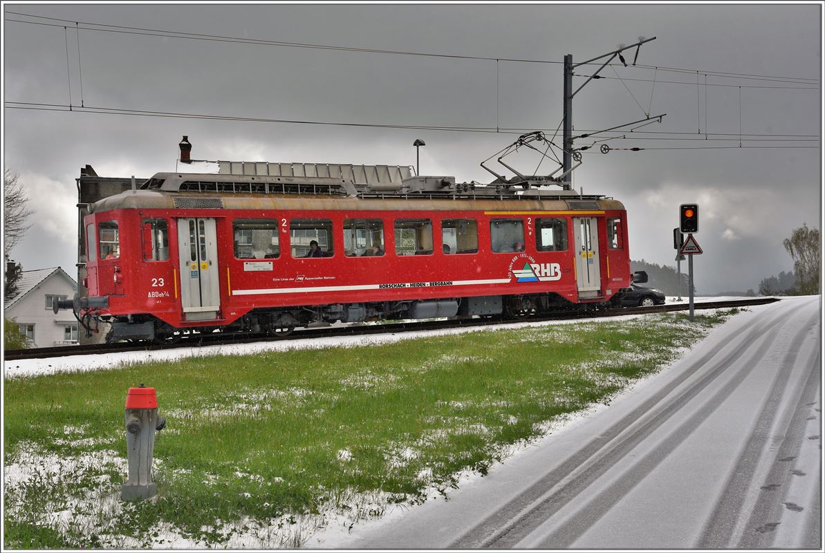 Winter im Appenzellerland am 18.04.2017. ABDeh 2/4 23 in Heiden.