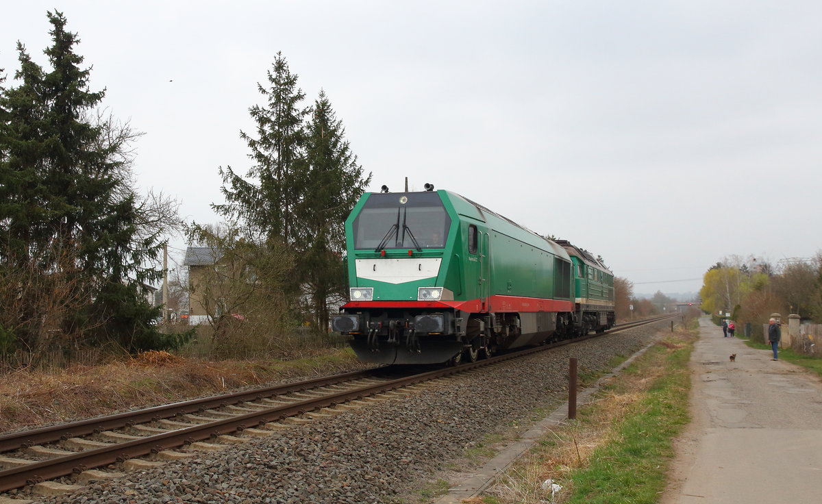 Wismut Maxima und V300 auf dem Weg nach Gera, hier kurz vor dem Haltepunkt Gerga Langenberg. Aufgenommen am 24.03.2019