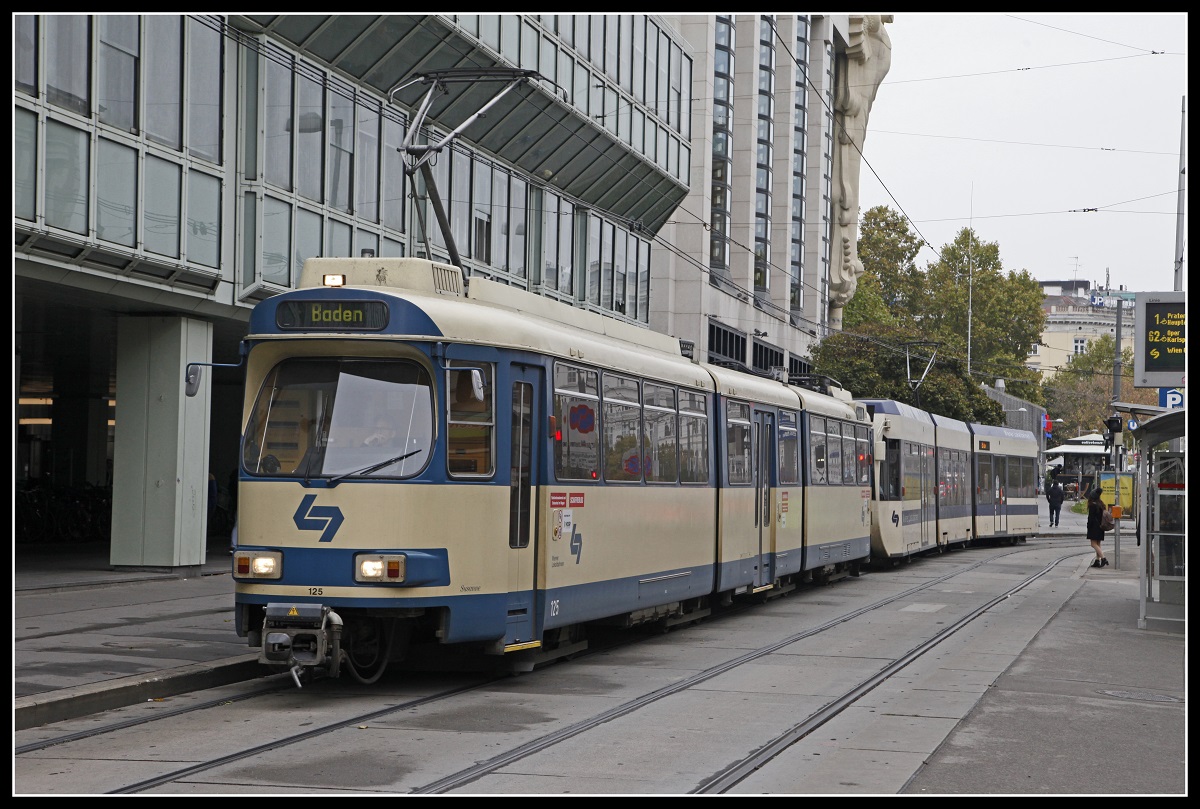 WLB Triebwagen 125 in Wien Resselgasse am 30.10.2019.