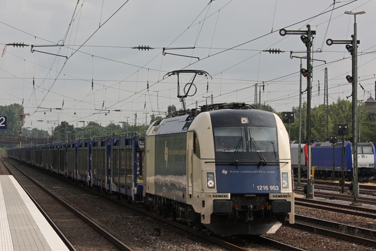 WLC 1216 953 am 13.7.13 mit einem leeren Autozug von Emmerich nach Passau in Düsseldorf-Rath.