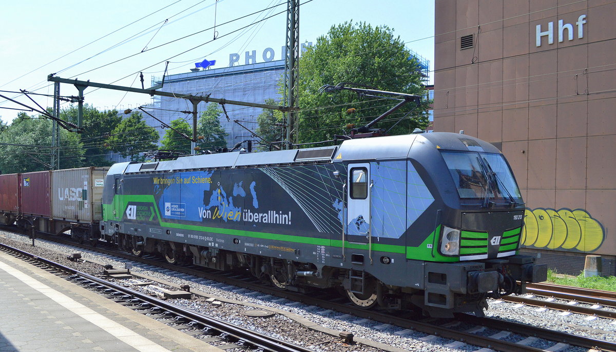 WLC - Wiener Lokalbahnen Cargo GmbH mit der ELL Vectron  Von Wien überallhin!   193 213  [NVR-Nummer: 91 80 6193 213-6 D-ELOC] und Containerzug Richtung Hamburger Hafen am 25.06.19 Bahnhof Hamburg Harburg.