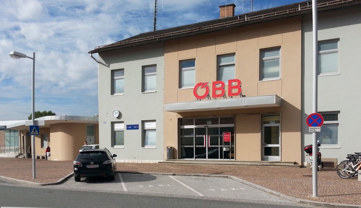 Wolfsberg, Bahnhofvorplatz (2014-10-14)