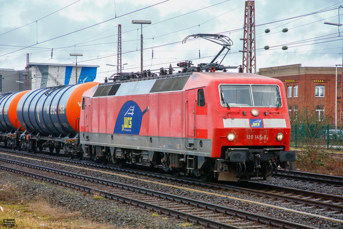 WRS 120 145-8 mit Kesselzug in Hilden, Januar 2020.