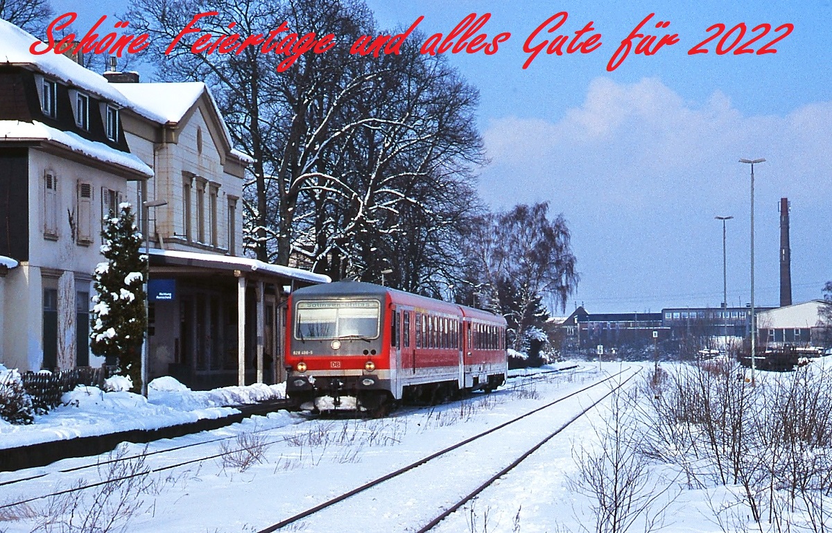 wünsche ich Euch mit diesem Bild vom 928 498-5 im Winter 2008 in Remscheid-Lüttringhausen
Gruß  Horst