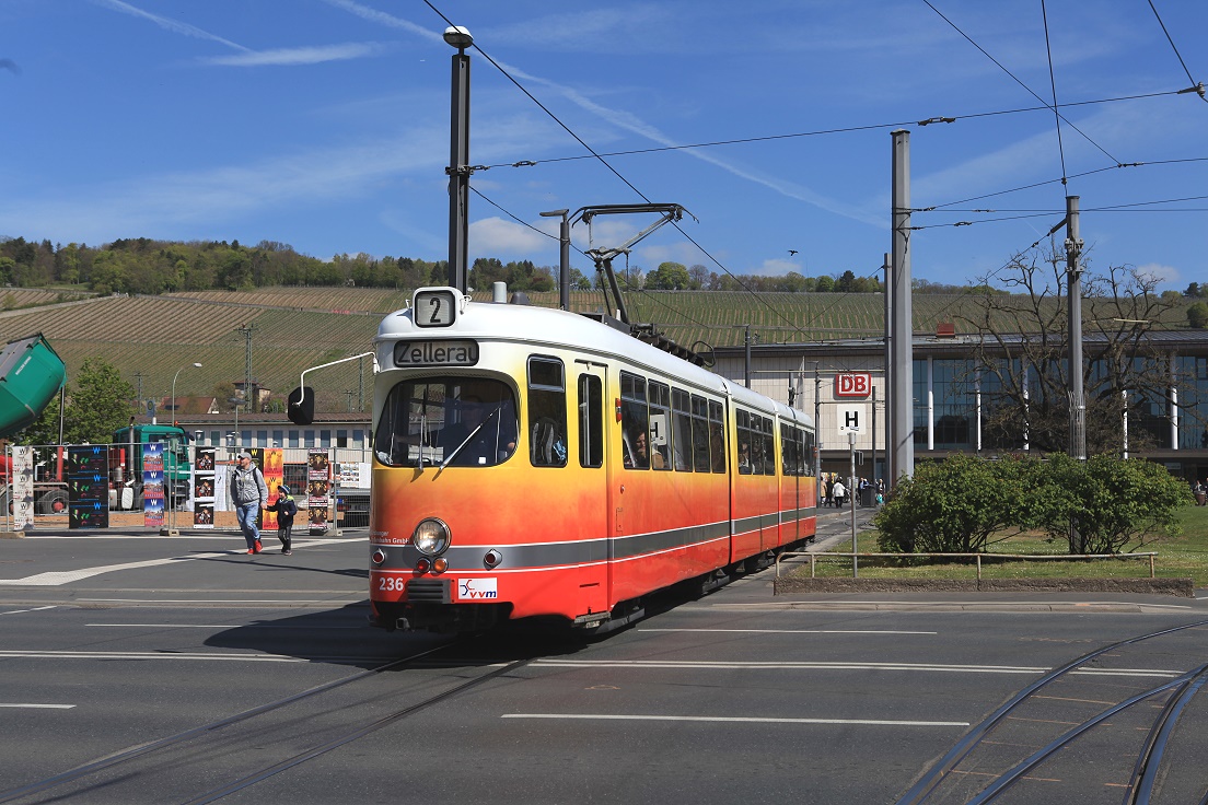 Würzburg Tw 236, Bahnhofplatz, 24.04.2017.