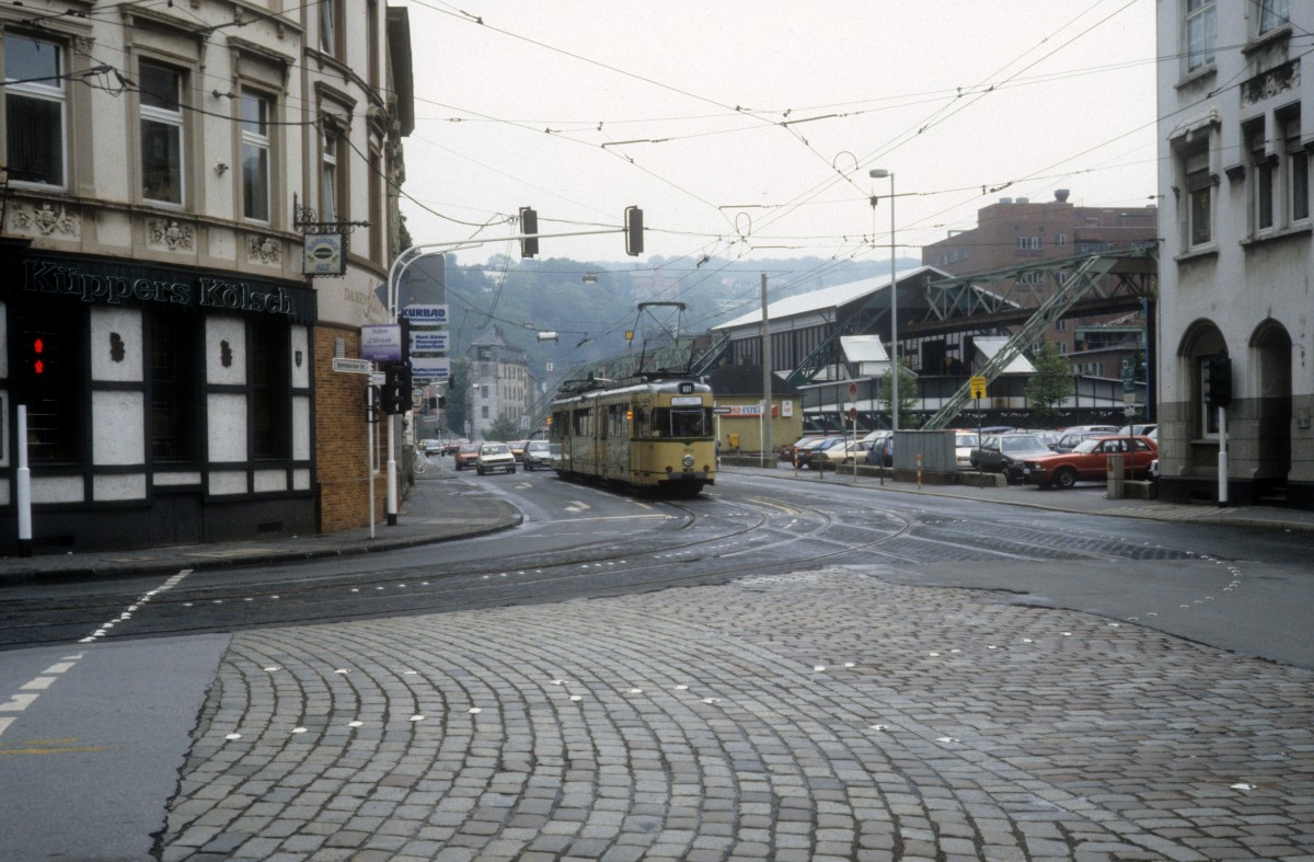 Wuppertal SL 601 (DWAG-GT8 3824) Friedrich-Ebert-Strasse / Varresbecker Strasse im Mai 1987.