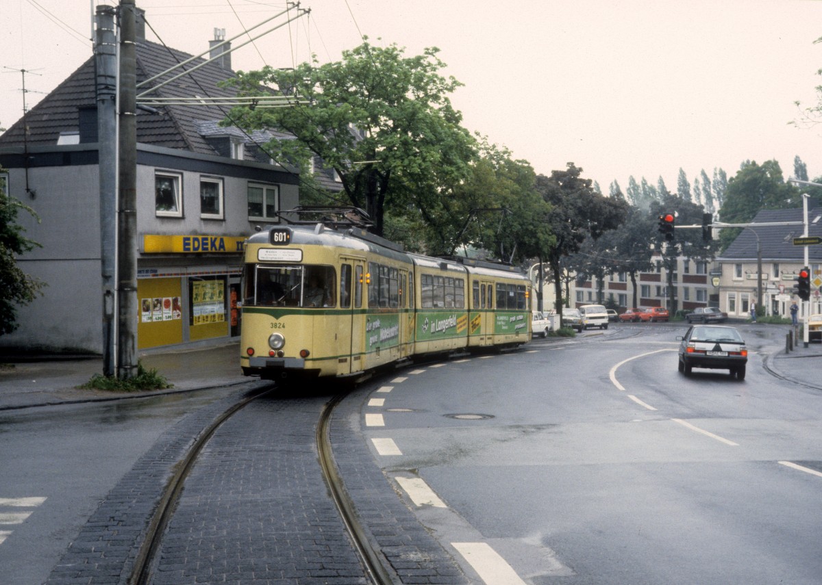 Wuppertal SL 601 (GT8 3824) Dsseldorfer Strasse / Lntenbecker Weg im Mai 1987.
