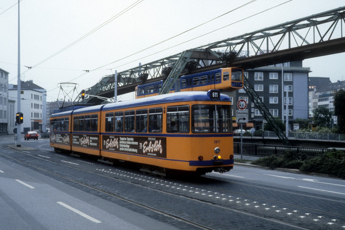 Wuppertal SL 611 (GT8 3817) Am Clef im Mai 1987.