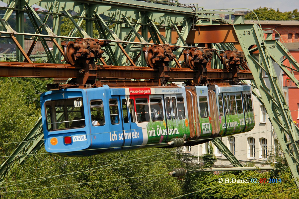 Wuppertaler Schwebebahn Gtw 72/1  WSW  in Wuppertal, Juli 2014.