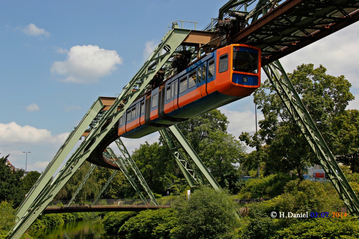 Wuppertaler Schwebebahn Gtw 72/22 in Wuppertal, Juli 2014.