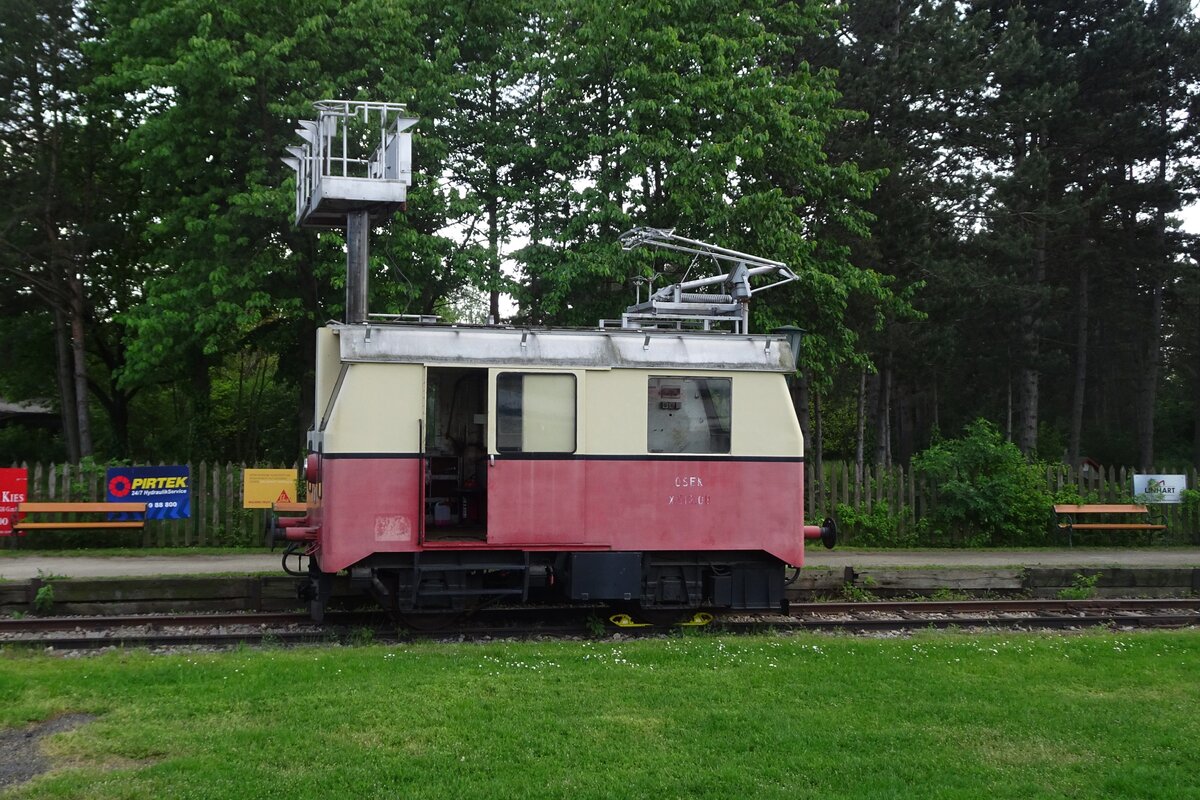 X-512-08 steht am 21 Mai 2023 ins Heizhaus Strasshof.