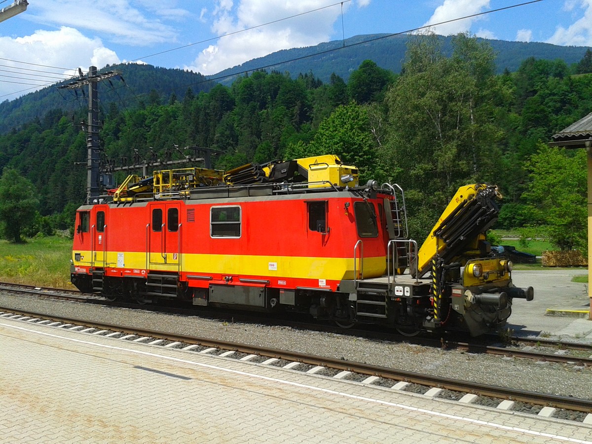 X 552 023-4 am 9.6.2015 im Bahnhof Dellach im Drautal.