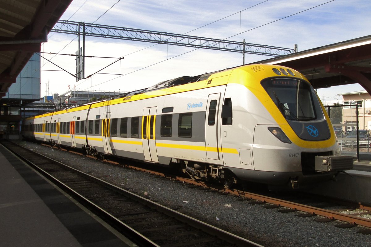 X-61407 steht am 10 September 2015 in Göteborg Central.