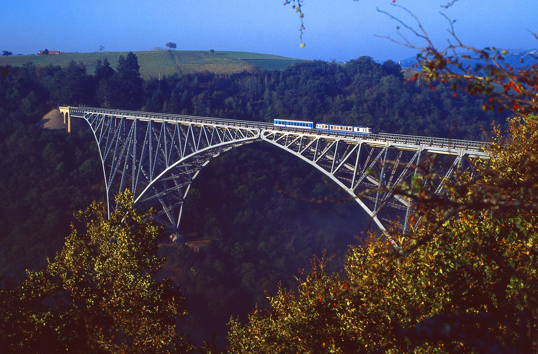 x28.., Tanus, Viaduc du Viaur, 97852, 19.09.1990.
Ligne Rodez - Albi