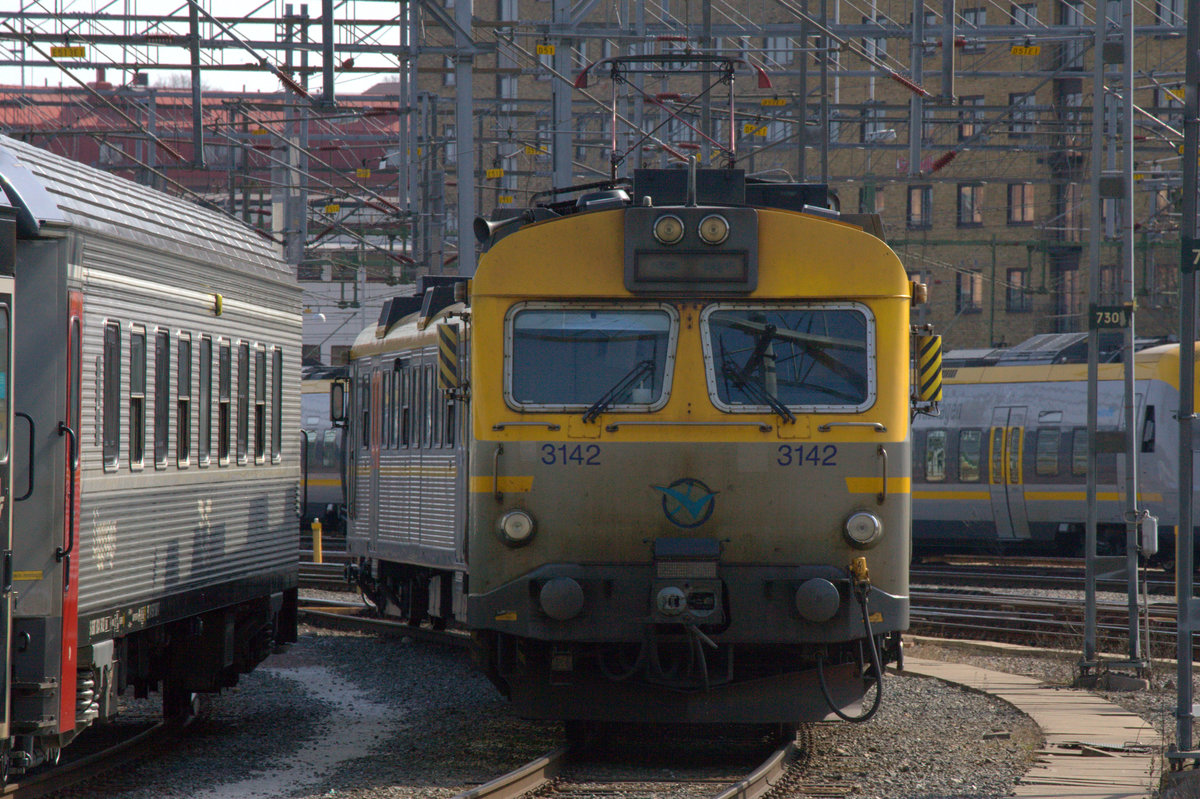 X3142 fährt in die Abstellgruppe Götborg C ein. 13.04.2018  11:18 Uhr.