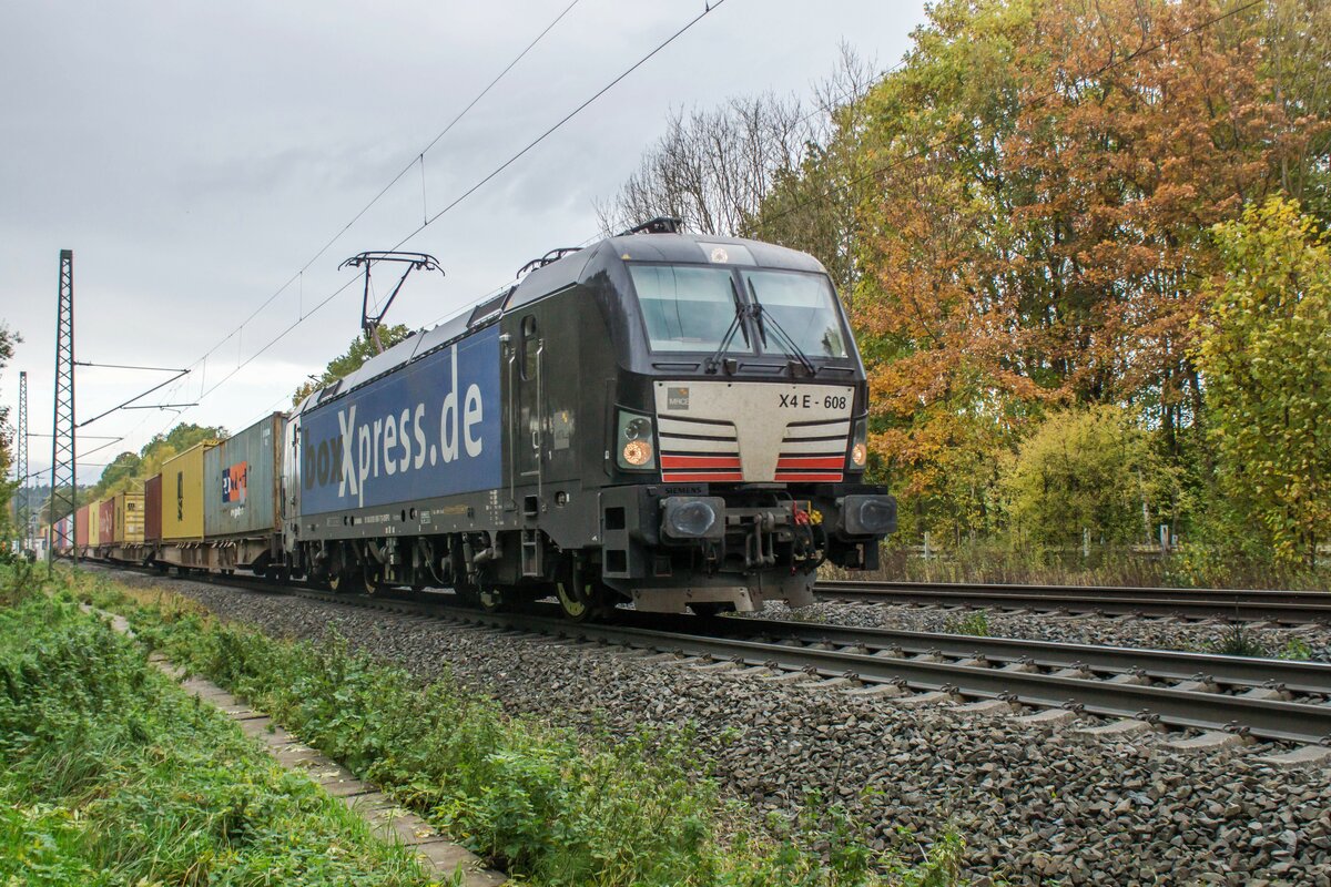 X4E -604 (193 608-7) in Vollmerz mit einen Containerzug in Richtung Süden,20.10.2021
