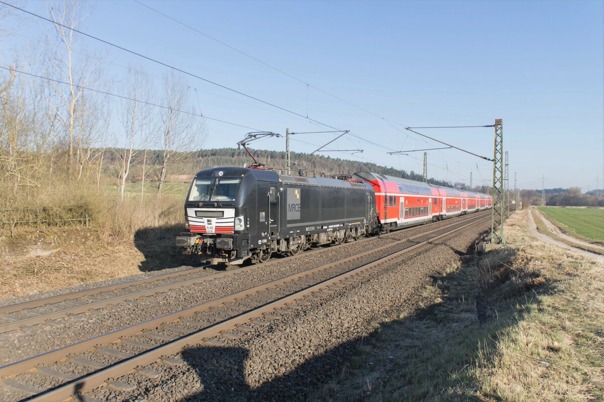 X4E -606 (193 606-1) als RB 50 in Richtung Frankfurt/M. bei Kerzell am 23.03.2022 unterwegs.