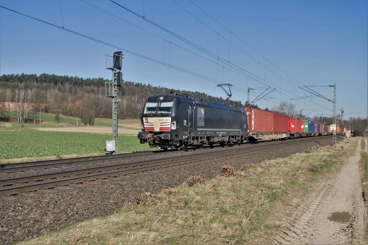 X4E -607 (193 607-7) am 23.03.2022 bei Kerzell.
