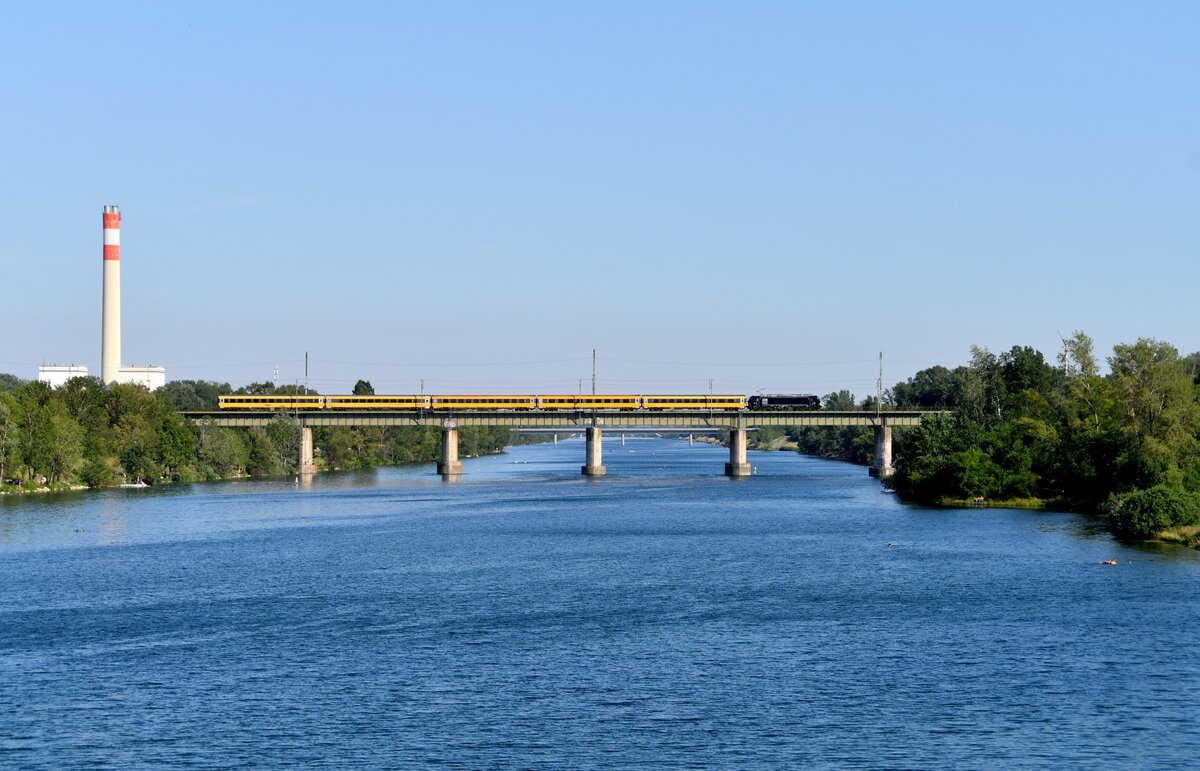 X4E-628 mit RGJ 1035 (Praha hl.n. - Wien Hbf) am 10.07.2020 in Wien-Stadlau