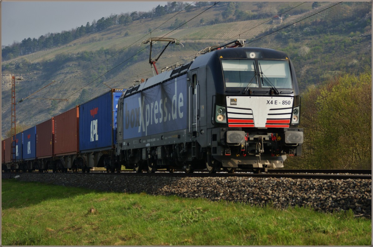 X4E -850 (193 850) von MRCE ist derzeit für das Unternehmen von boxXpress unterwegs abgelichtet am 01.04.14 bei Thüngersheim.