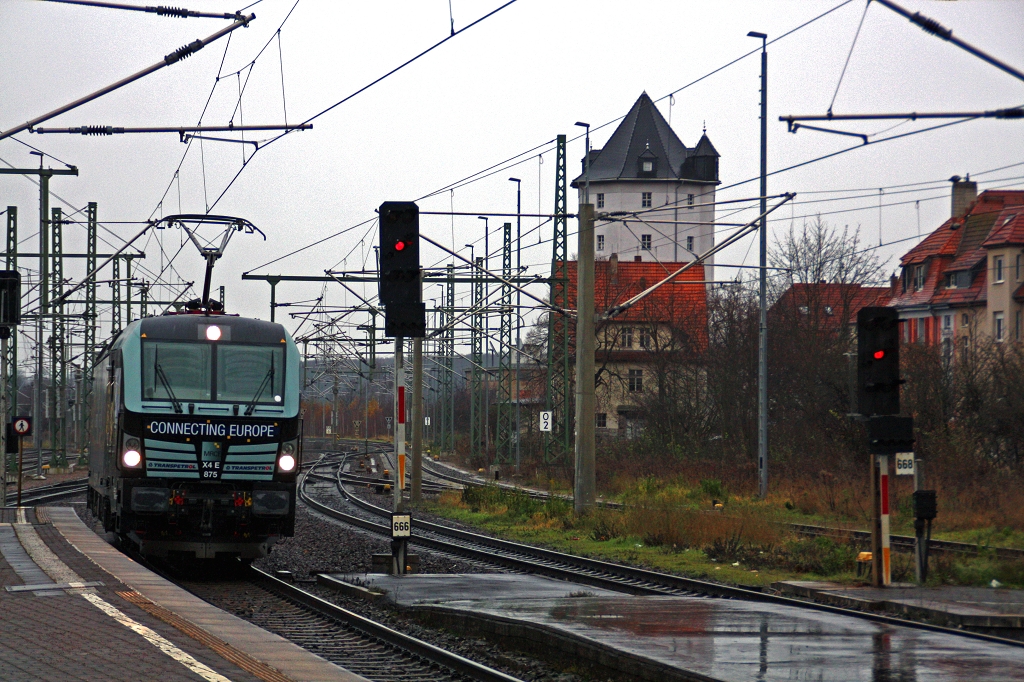 X4E - 875 am 17.12.14 in Weimar gen Erfurt