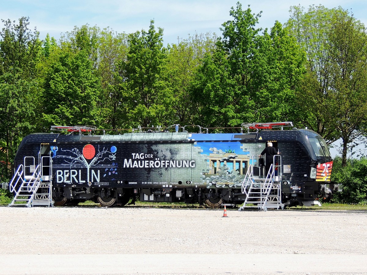 X4E-876_91806193876-0_D-DISPO;  Tag der Maueröffnung  wird anlässlich der Transport-Logistic in München rege besucht; 150508